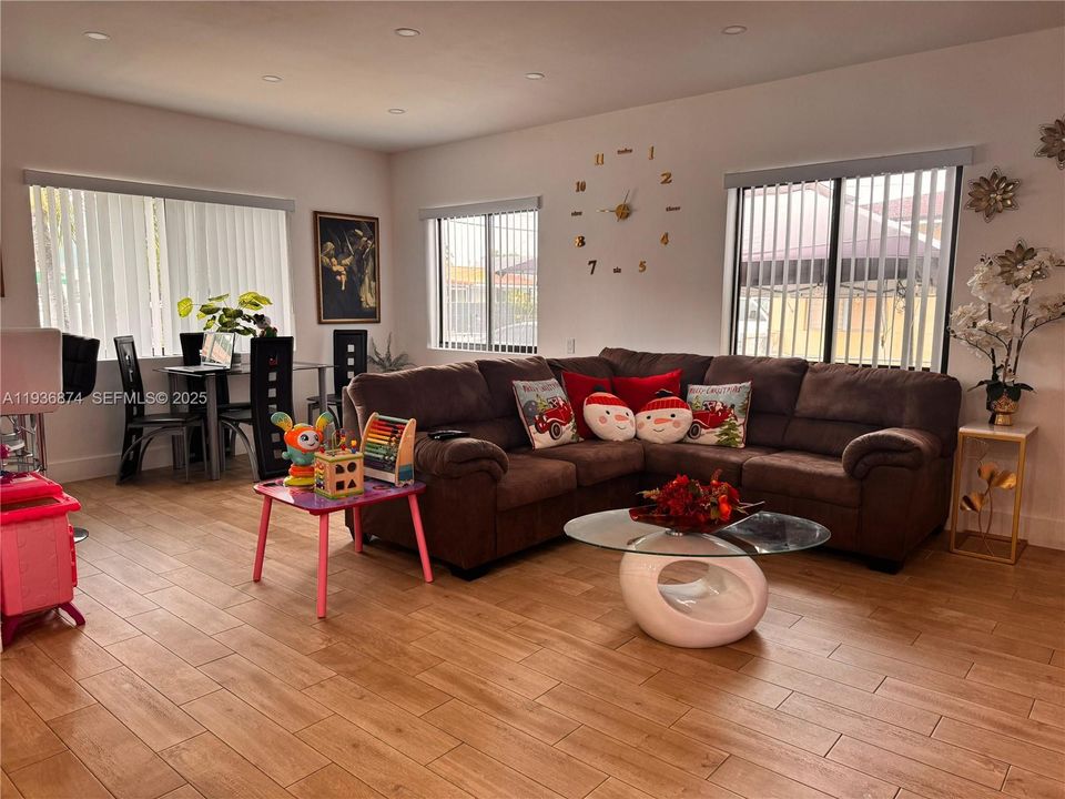 En Renta: $2,800 (2 camas, 1 baños, 1848 Pies cuadrados)