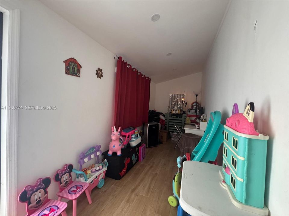 En Renta: $2,800 (2 camas, 1 baños, 1848 Pies cuadrados)