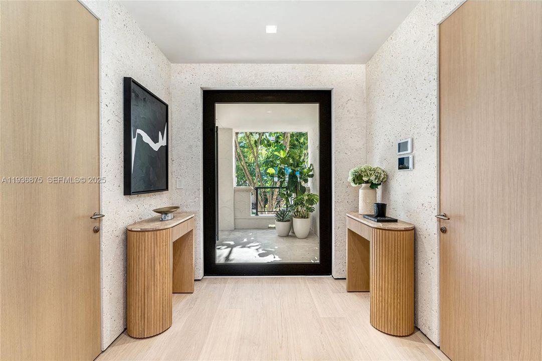 For Sale: $9,250,000 (3 beds, 3 baths, 2744 Square Feet)