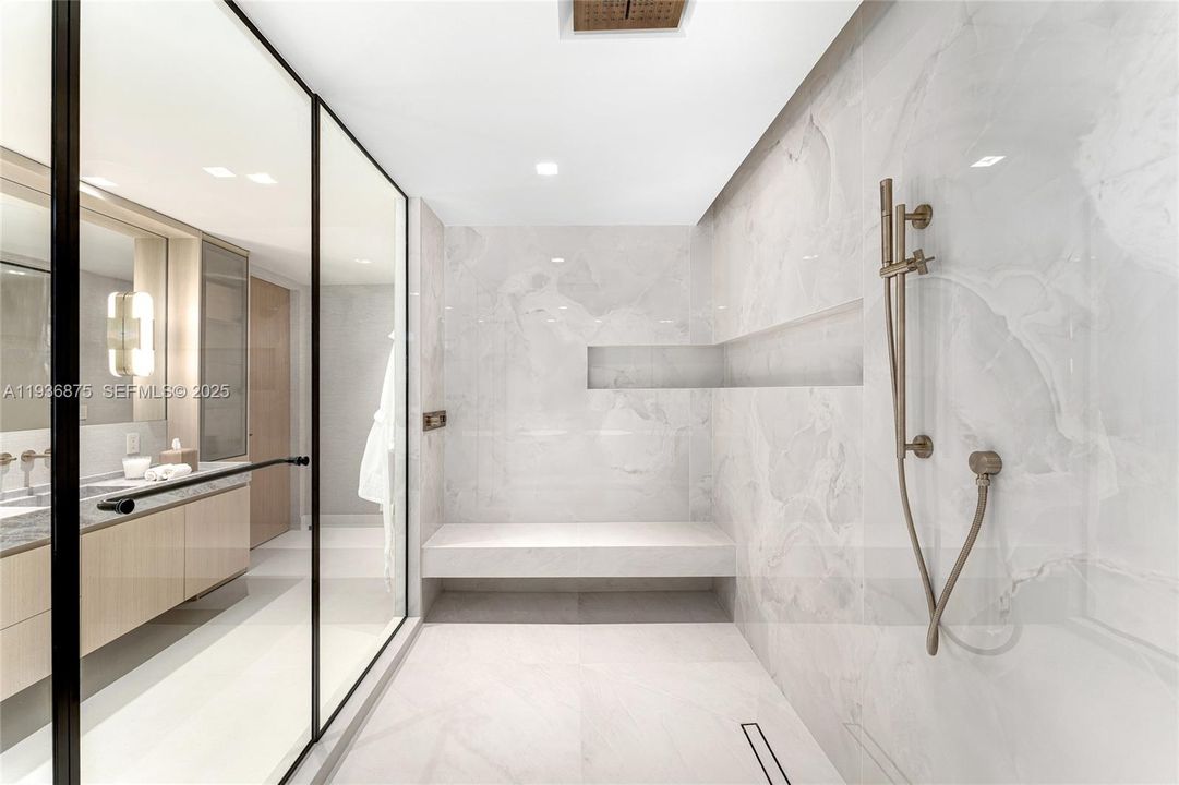 For Sale: $9,250,000 (3 beds, 3 baths, 2744 Square Feet)