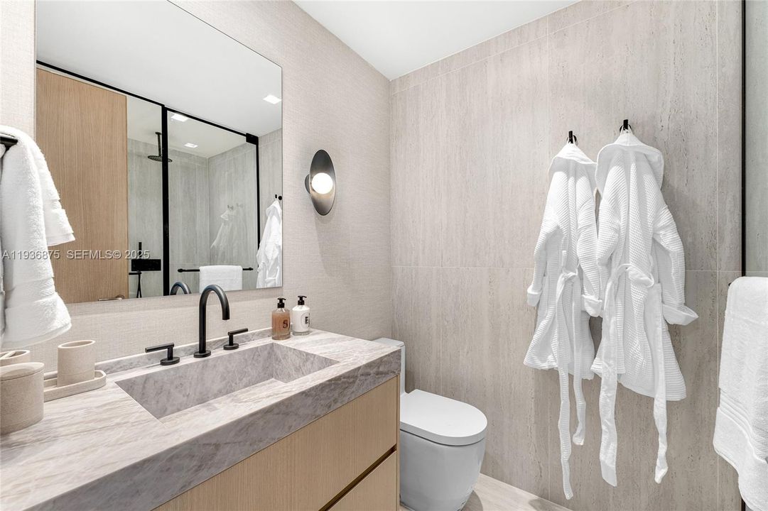 For Sale: $9,250,000 (3 beds, 3 baths, 2744 Square Feet)