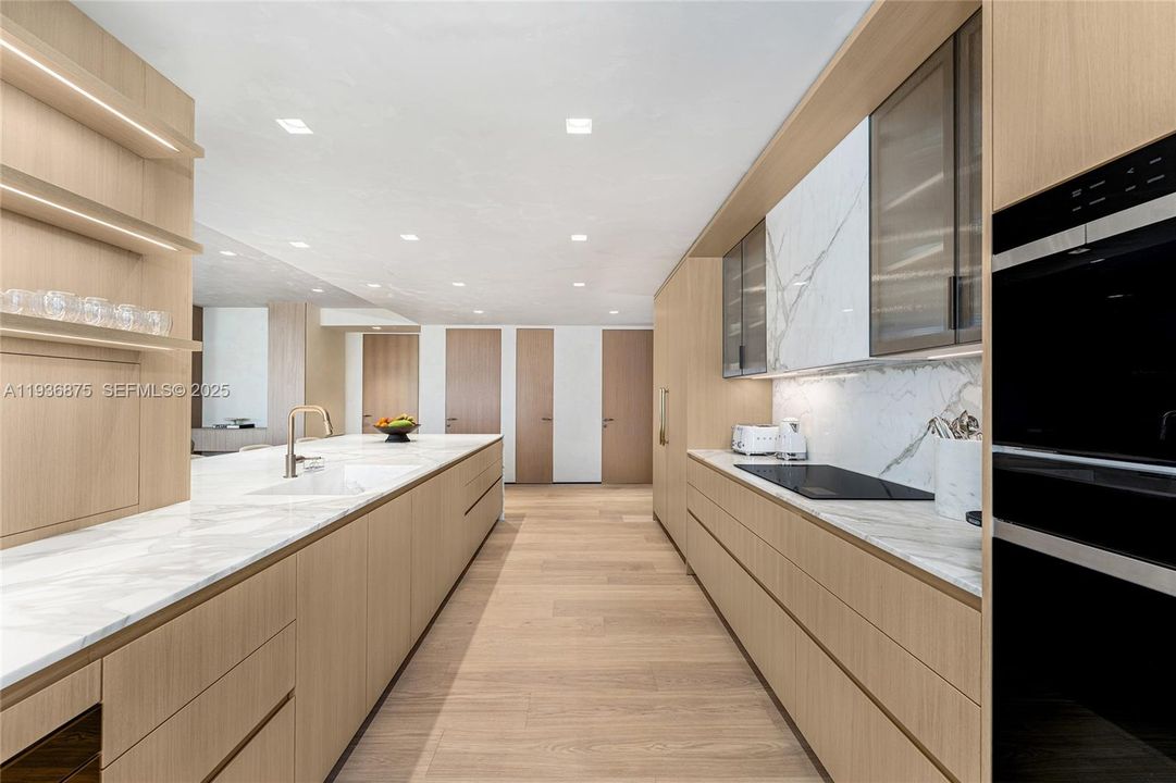 For Sale: $9,250,000 (3 beds, 3 baths, 2744 Square Feet)