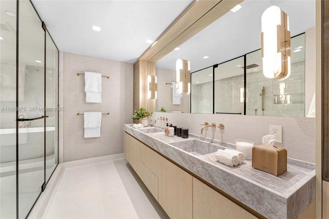 For Sale: $9,250,000 (3 beds, 3 baths, 2744 Square Feet)