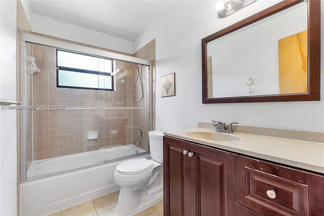 В аренду: $4,000 (3 спален, 2 ванн, 1525 Квадратных фут)