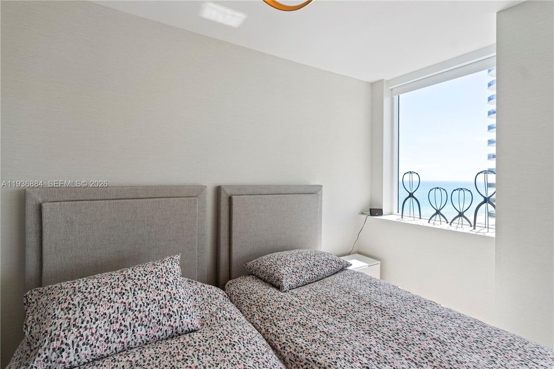 出租: $8,000 (2 贝兹, 2 浴室, 1550 平方英尺)