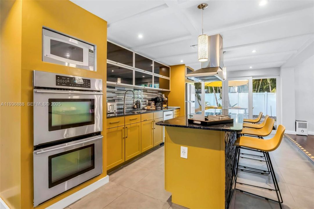 For Sale: $1,095,000 (4 beds, 3 baths, 2208 Square Feet)