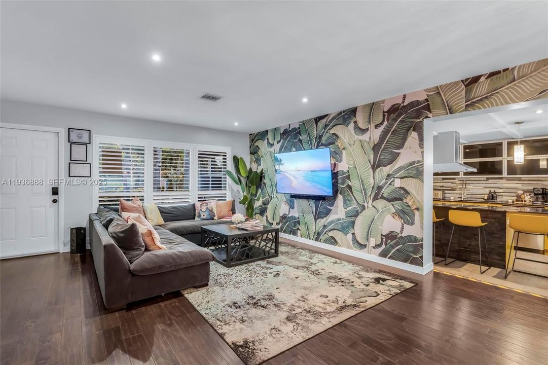 For Sale: $1,095,000 (4 beds, 3 baths, 2208 Square Feet)