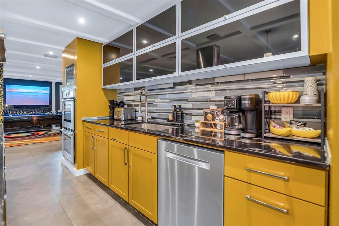 For Sale: $1,095,000 (4 beds, 3 baths, 2208 Square Feet)