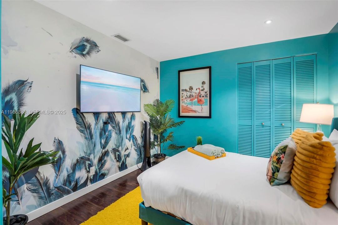 For Sale: $1,095,000 (4 beds, 3 baths, 2208 Square Feet)