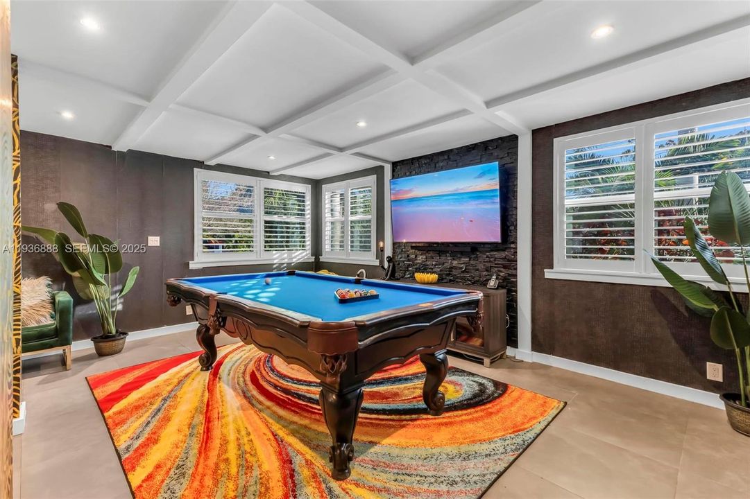 For Sale: $1,095,000 (4 beds, 3 baths, 2208 Square Feet)