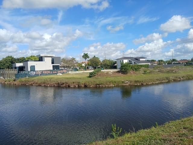 En Venta: $550,000 (0.29 acres)