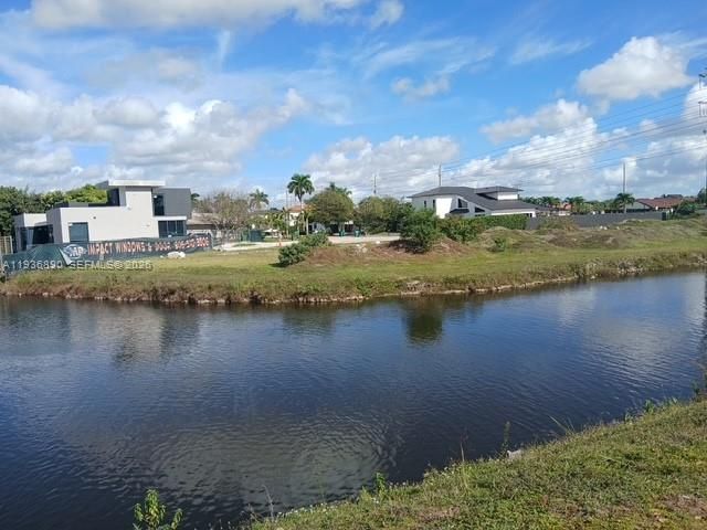 En Venta: $550,000 (0.29 acres)