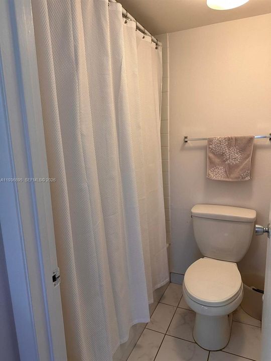 На продажу: $165,000 (1 спален, 1 ванн, 835 Квадратных фут)