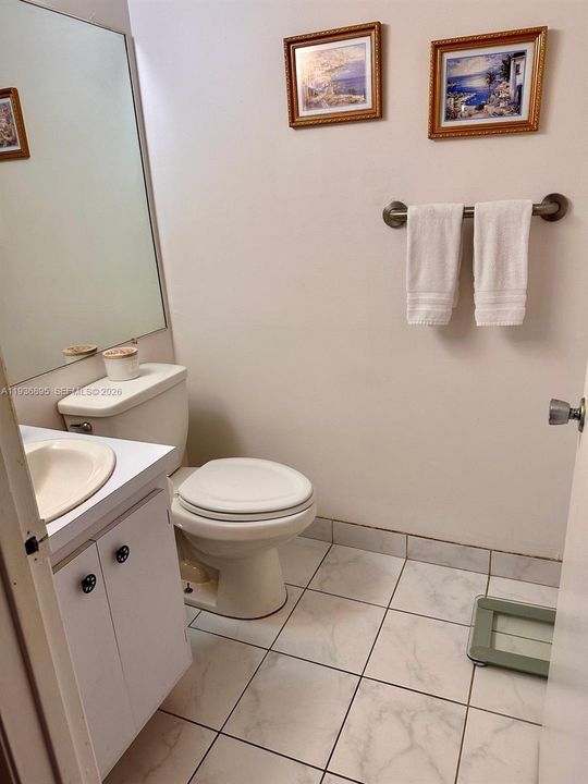 На продажу: $165,000 (1 спален, 1 ванн, 835 Квадратных фут)