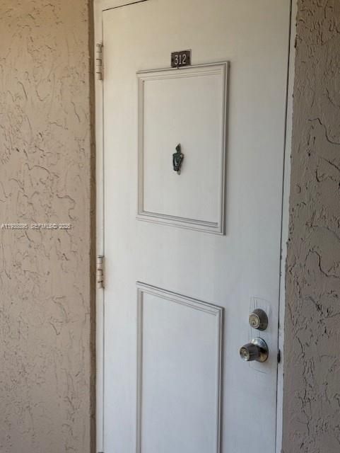 На продажу: $165,000 (1 спален, 1 ванн, 835 Квадратных фут)