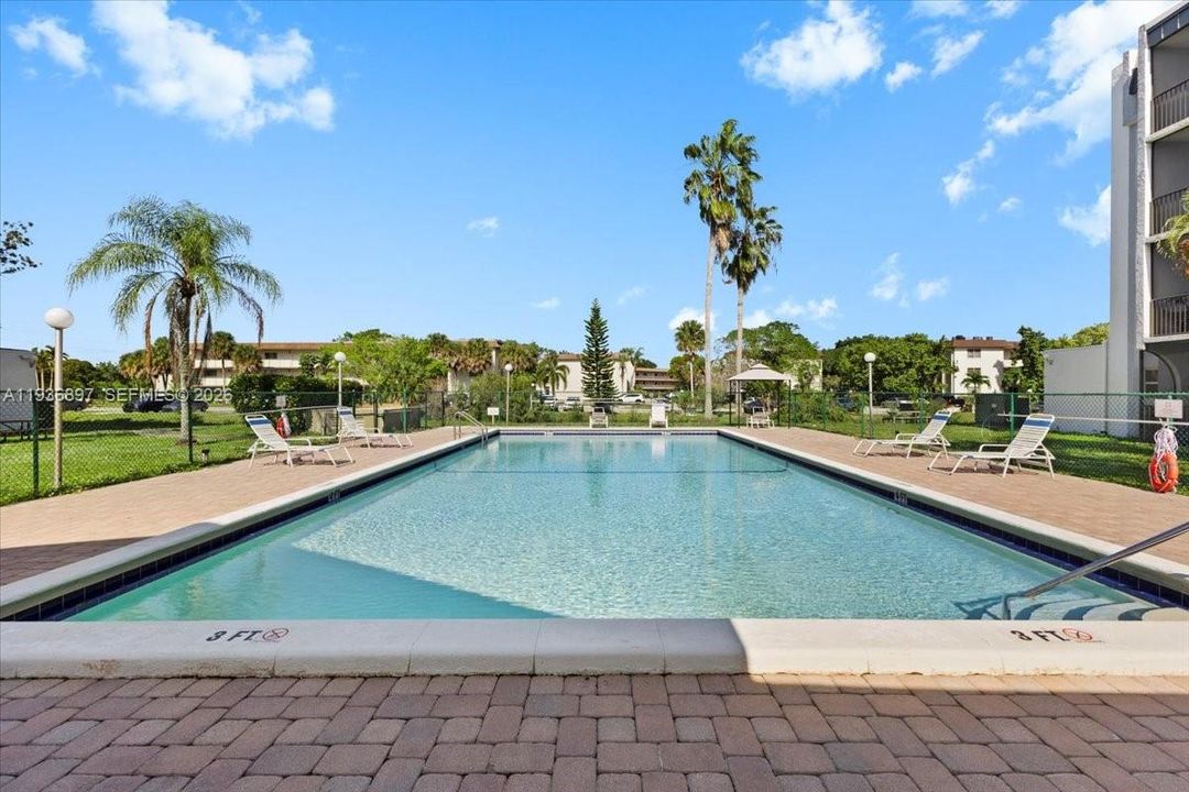 На продажу: $195,000 (2 спален, 1 ванн, 1020 Квадратных фут)