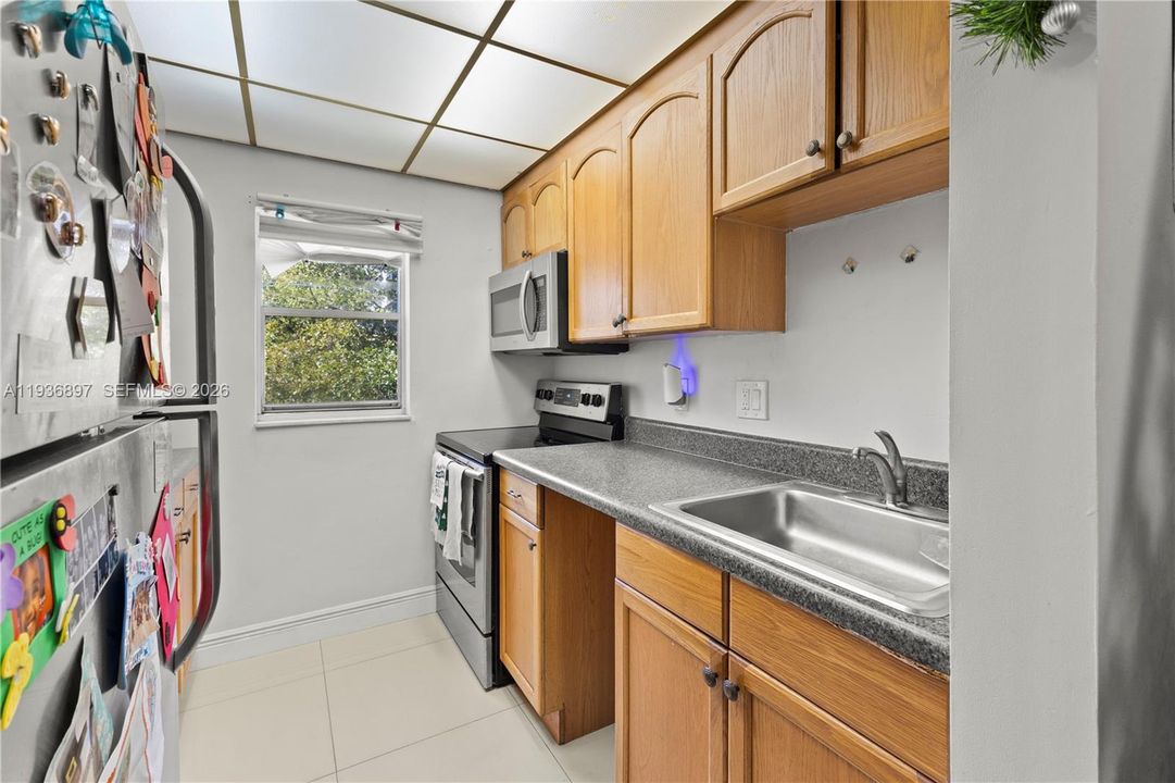 На продажу: $195,000 (2 спален, 1 ванн, 1020 Квадратных фут)