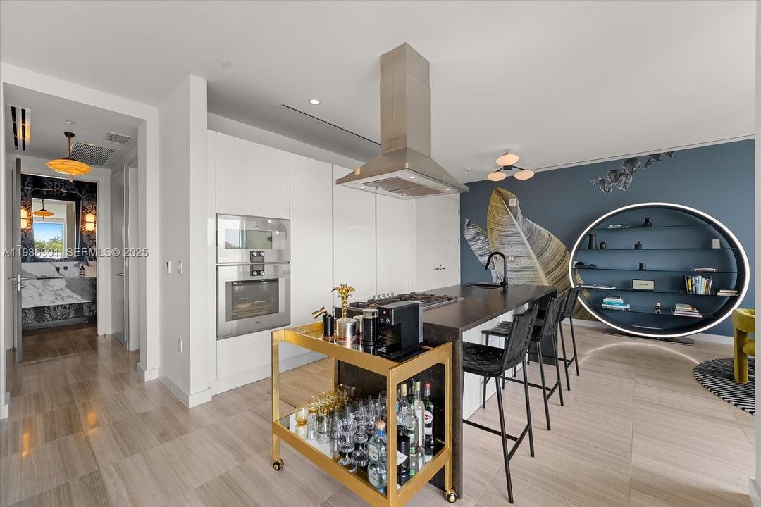 For Sale: $2,450,000 (1 beds, 1 baths, 1969 Square Feet)