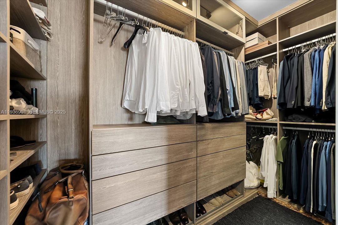 For Sale: $2,450,000 (1 beds, 1 baths, 1969 Square Feet)