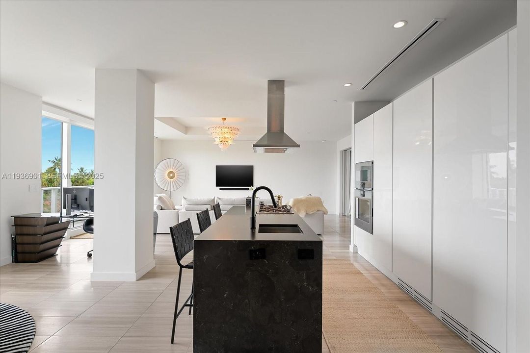 For Sale: $2,450,000 (1 beds, 1 baths, 1969 Square Feet)