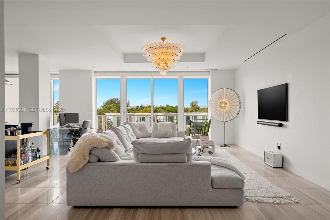 For Sale: $2,450,000 (1 beds, 1 baths, 1969 Square Feet)