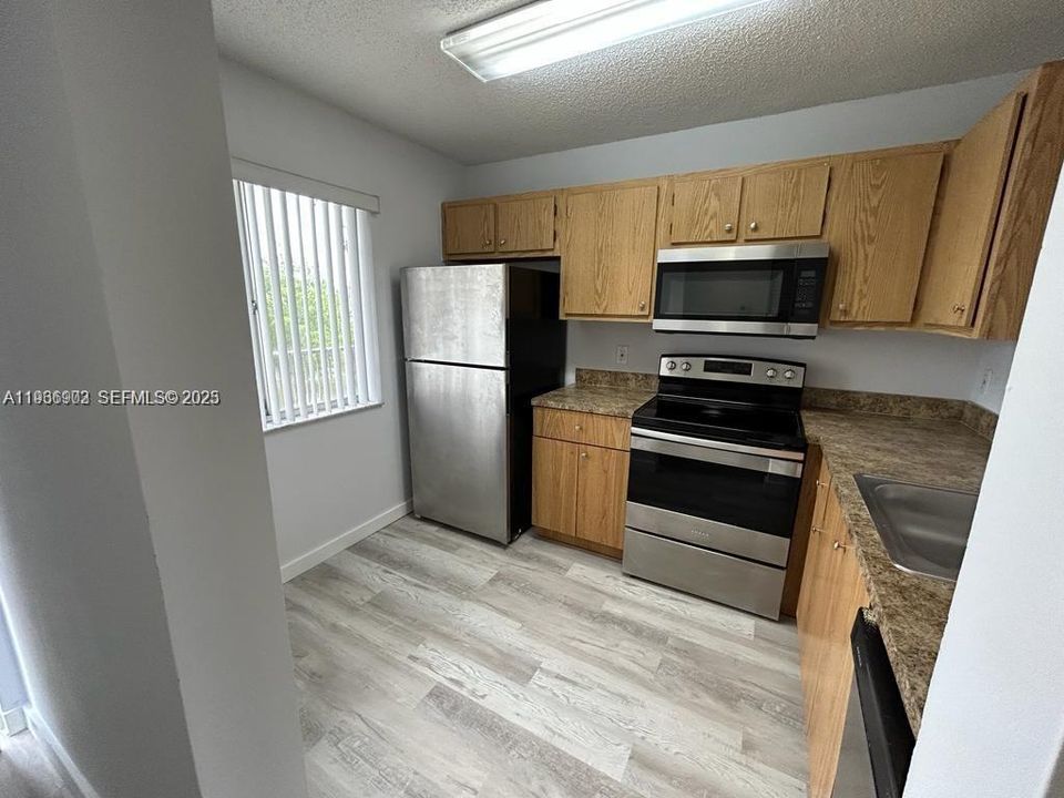 En Renta: $2,150 (2 camas, 2 baños, 832 Pies cuadrados)