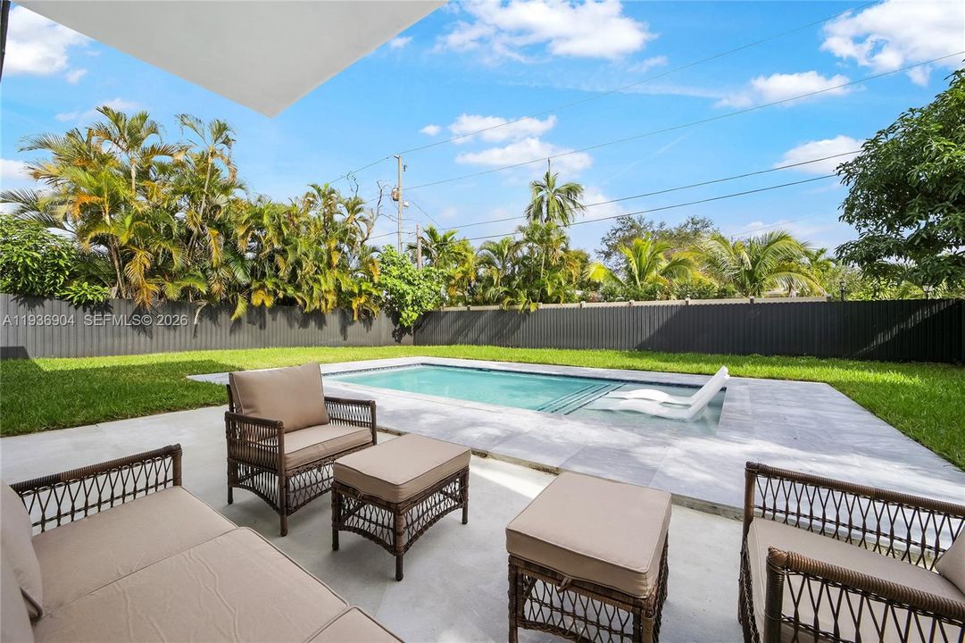 For Sale: $1,395,000 (3 beds, 3 baths, 2257 Square Feet)