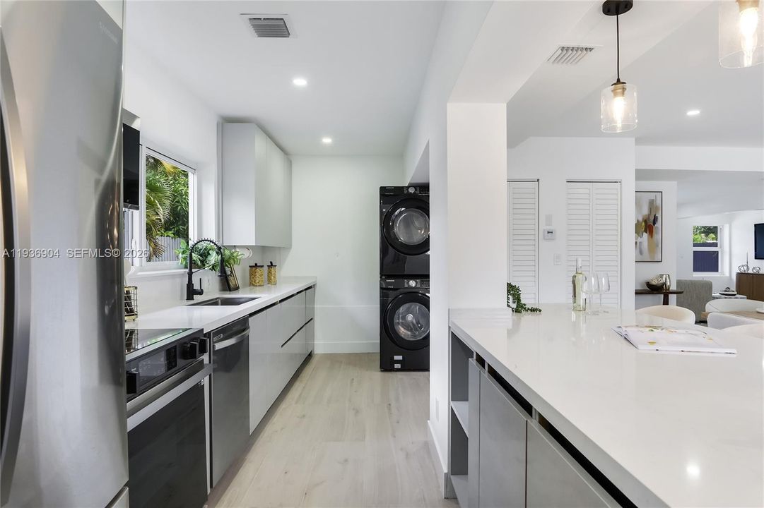 For Sale: $1,395,000 (3 beds, 3 baths, 2257 Square Feet)