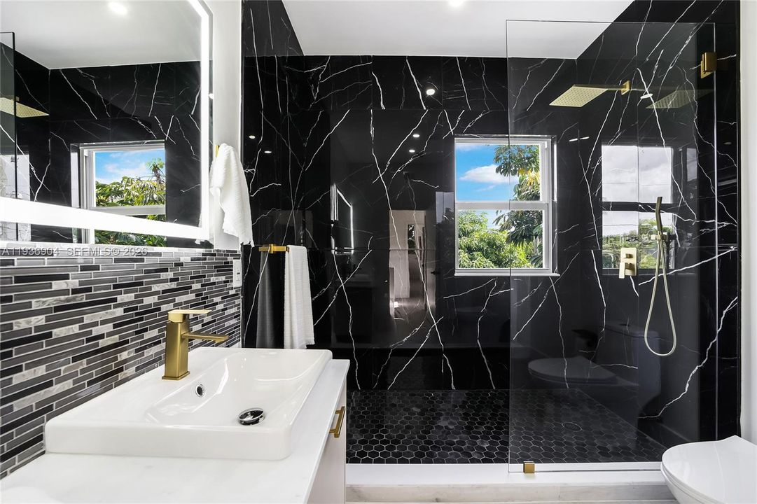 For Sale: $1,395,000 (3 beds, 3 baths, 2257 Square Feet)