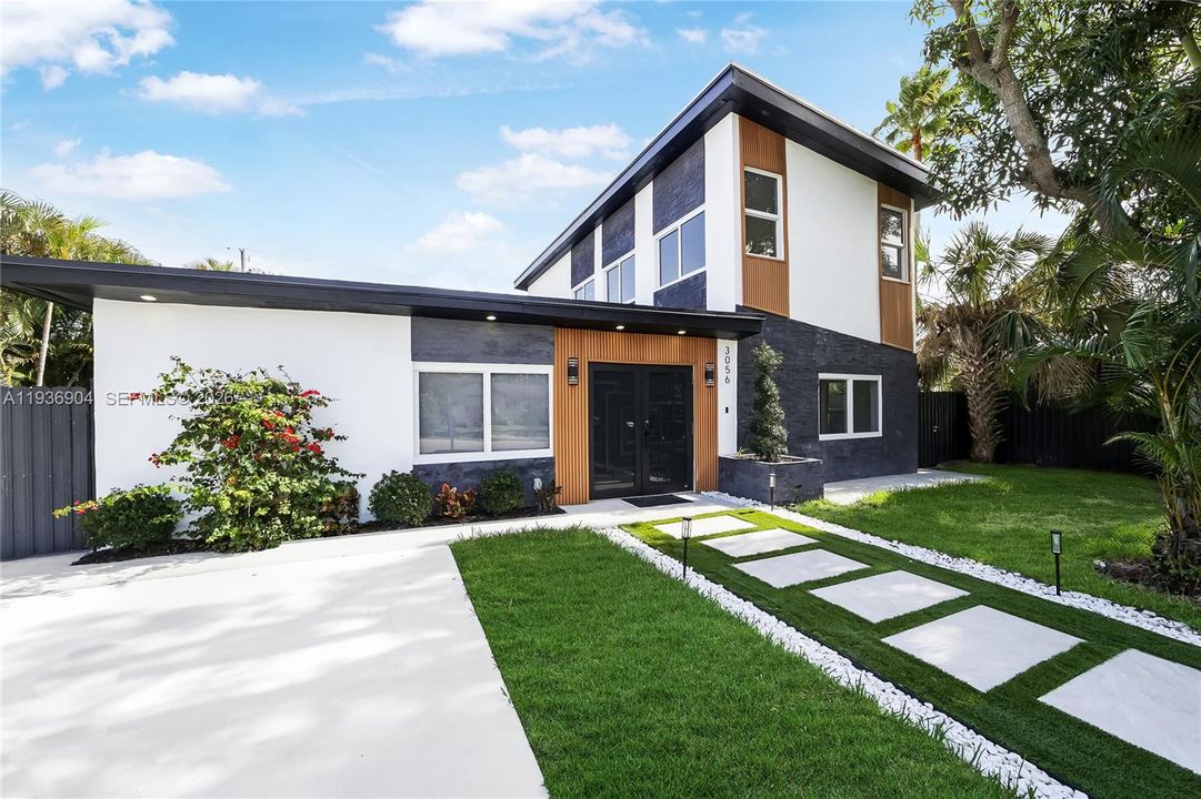 For Sale: $1,395,000 (3 beds, 3 baths, 2257 Square Feet)