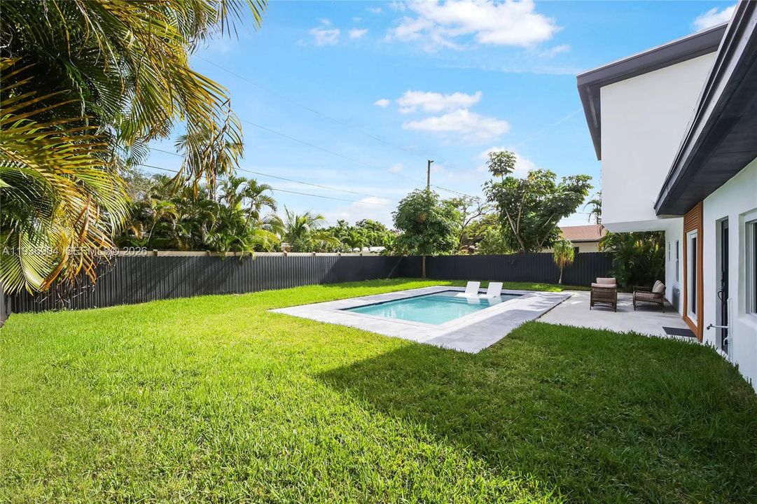 For Sale: $1,395,000 (3 beds, 3 baths, 2257 Square Feet)