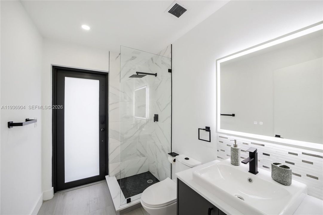 For Sale: $1,395,000 (3 beds, 3 baths, 2257 Square Feet)