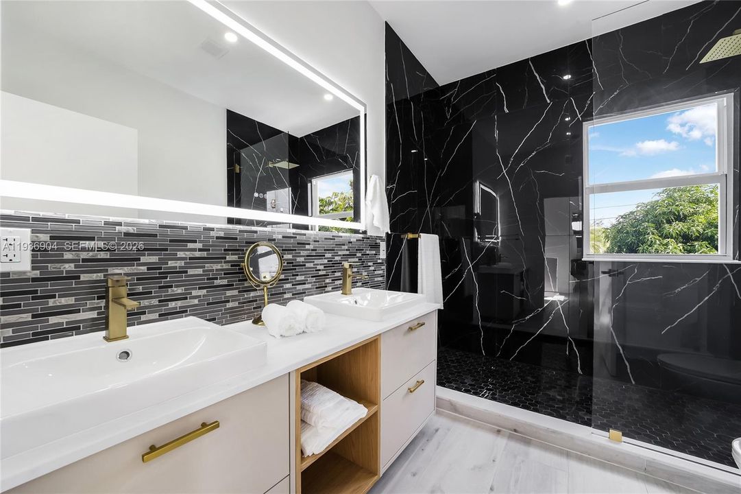 For Sale: $1,395,000 (3 beds, 3 baths, 2257 Square Feet)