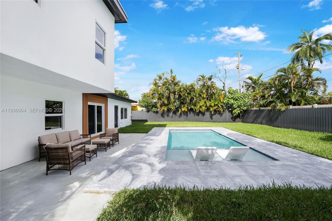 For Sale: $1,395,000 (3 beds, 3 baths, 2257 Square Feet)