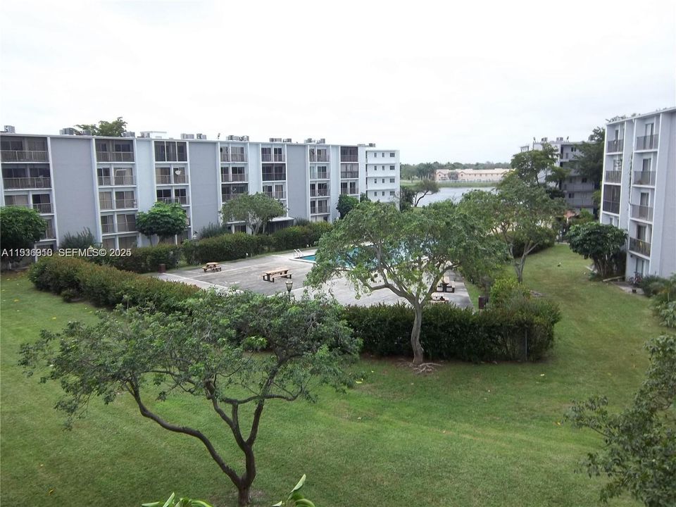 В аренду: $2,050 (2 спален, 2 ванн, 832 Квадратных фут)