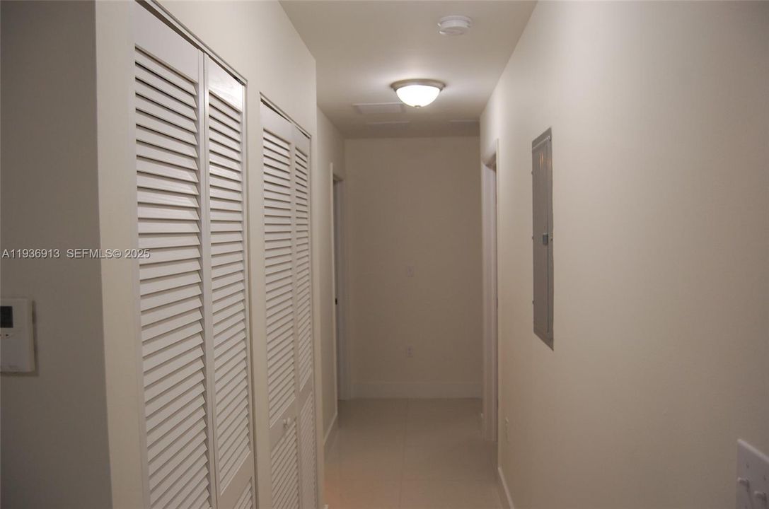 В аренду: $3,200 (3 спален, 2 ванн, 900 Квадратных фут)