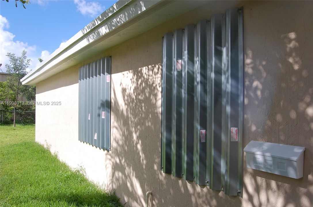 В аренду: $3,200 (3 спален, 2 ванн, 900 Квадратных фут)