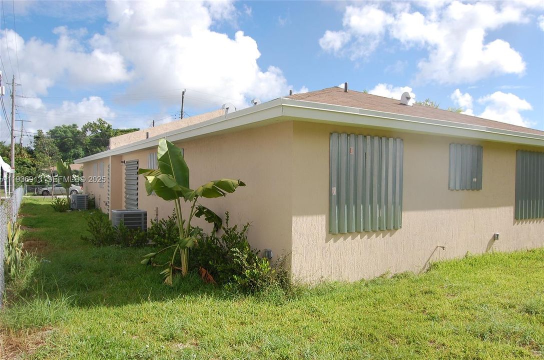 В аренду: $3,200 (3 спален, 2 ванн, 900 Квадратных фут)