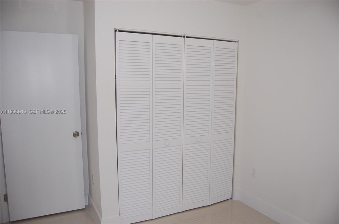 В аренду: $3,200 (3 спален, 2 ванн, 900 Квадратных фут)