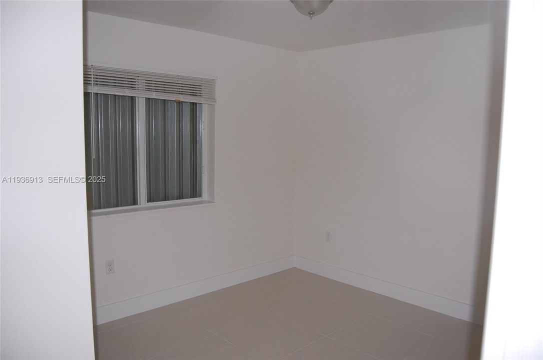 В аренду: $3,200 (3 спален, 2 ванн, 900 Квадратных фут)