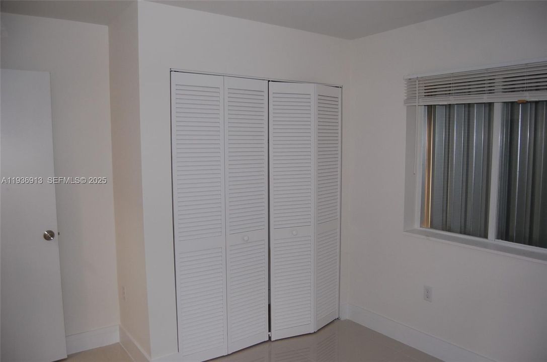 В аренду: $3,200 (3 спален, 2 ванн, 900 Квадратных фут)