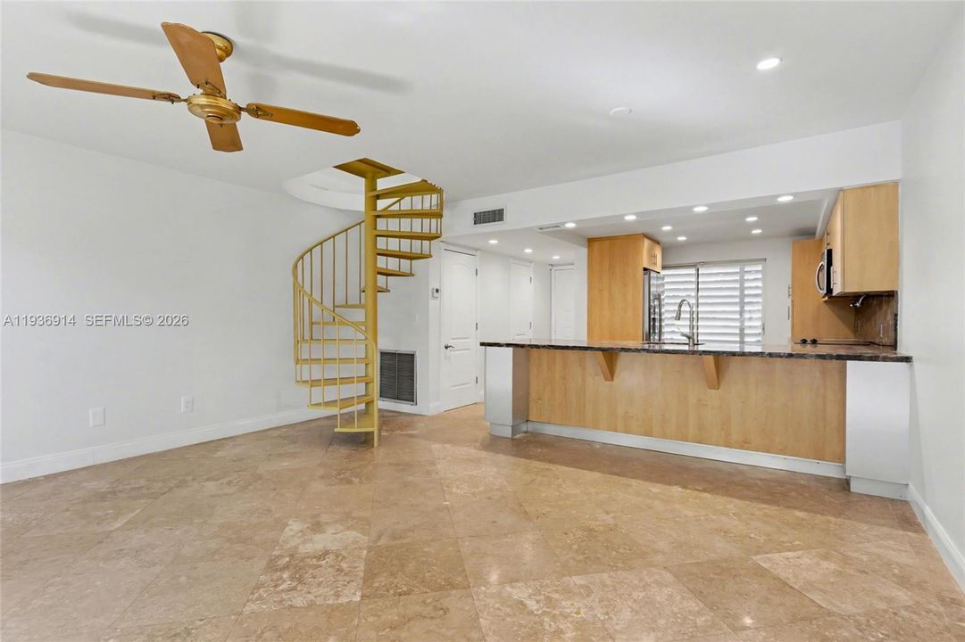 For Sale: $499,000 (2 beds, 1 baths, 1299 Square Feet)