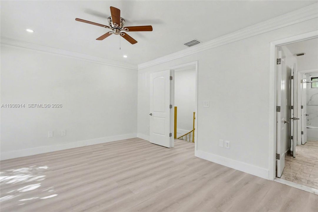 For Sale: $499,000 (2 beds, 1 baths, 1299 Square Feet)