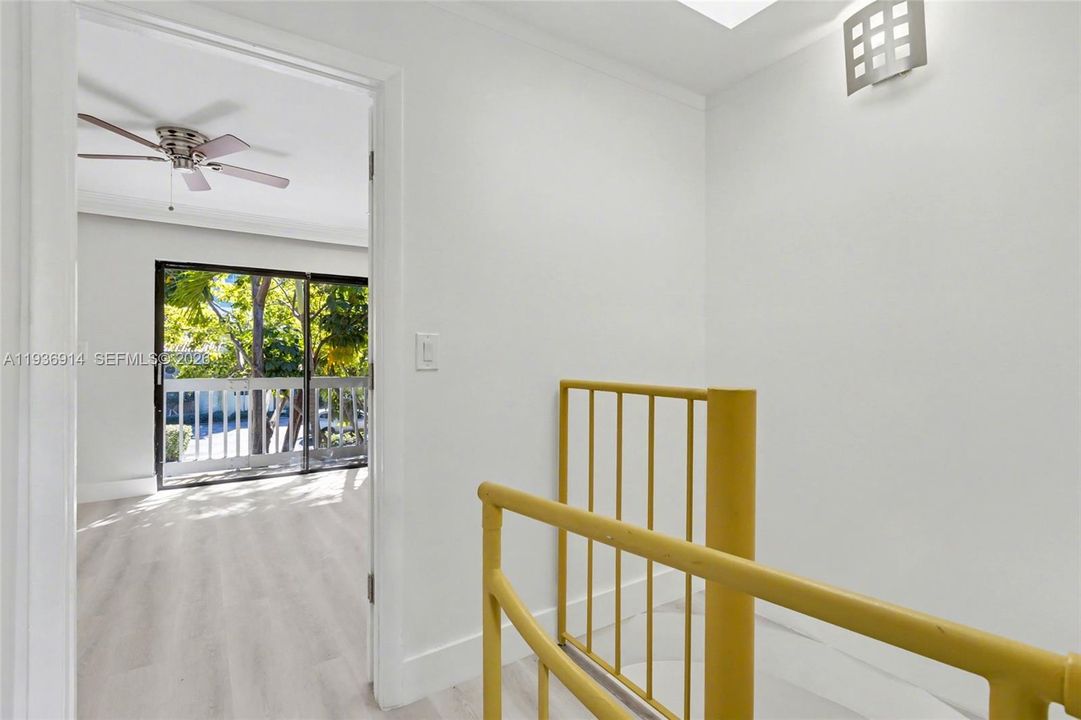 For Sale: $499,000 (2 beds, 1 baths, 1299 Square Feet)