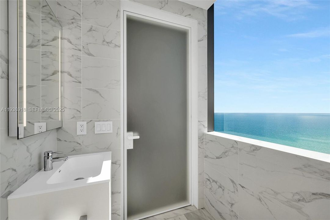 For Sale: $4,595,000 (3 beds, 3 baths, 2549 Square Feet)