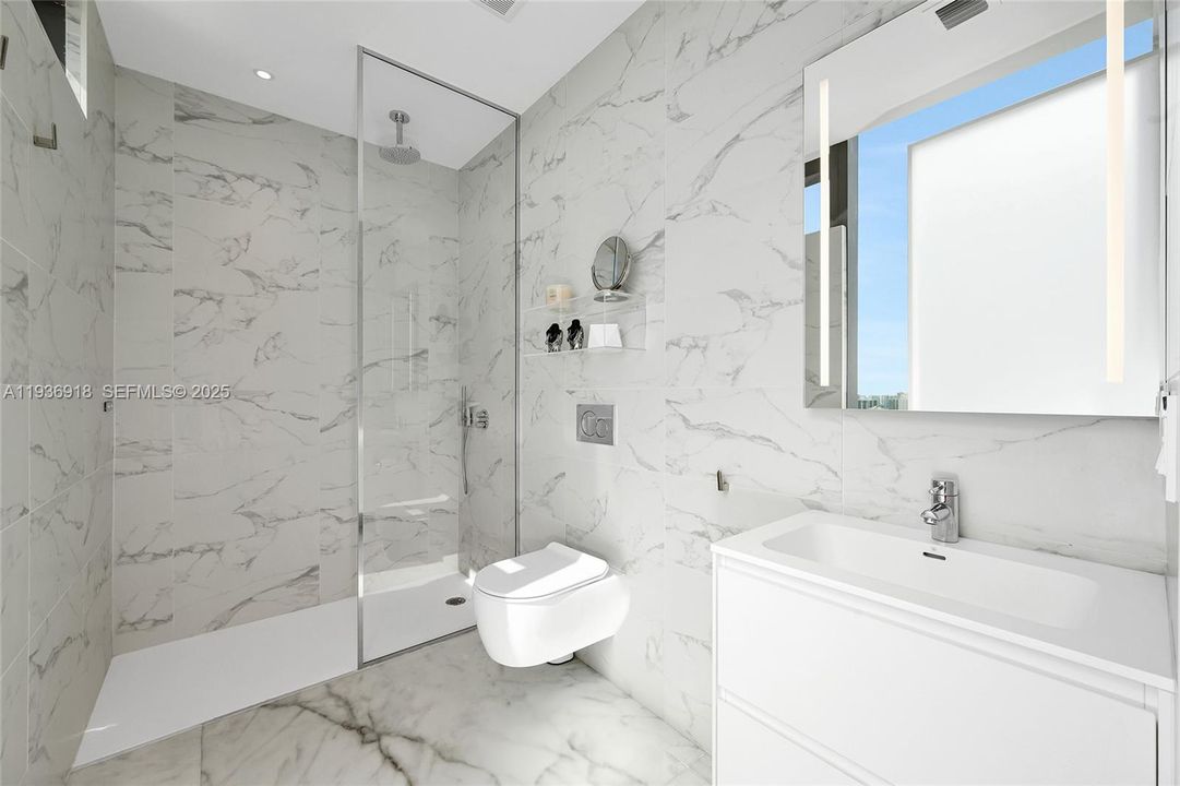 For Sale: $4,595,000 (3 beds, 3 baths, 2549 Square Feet)