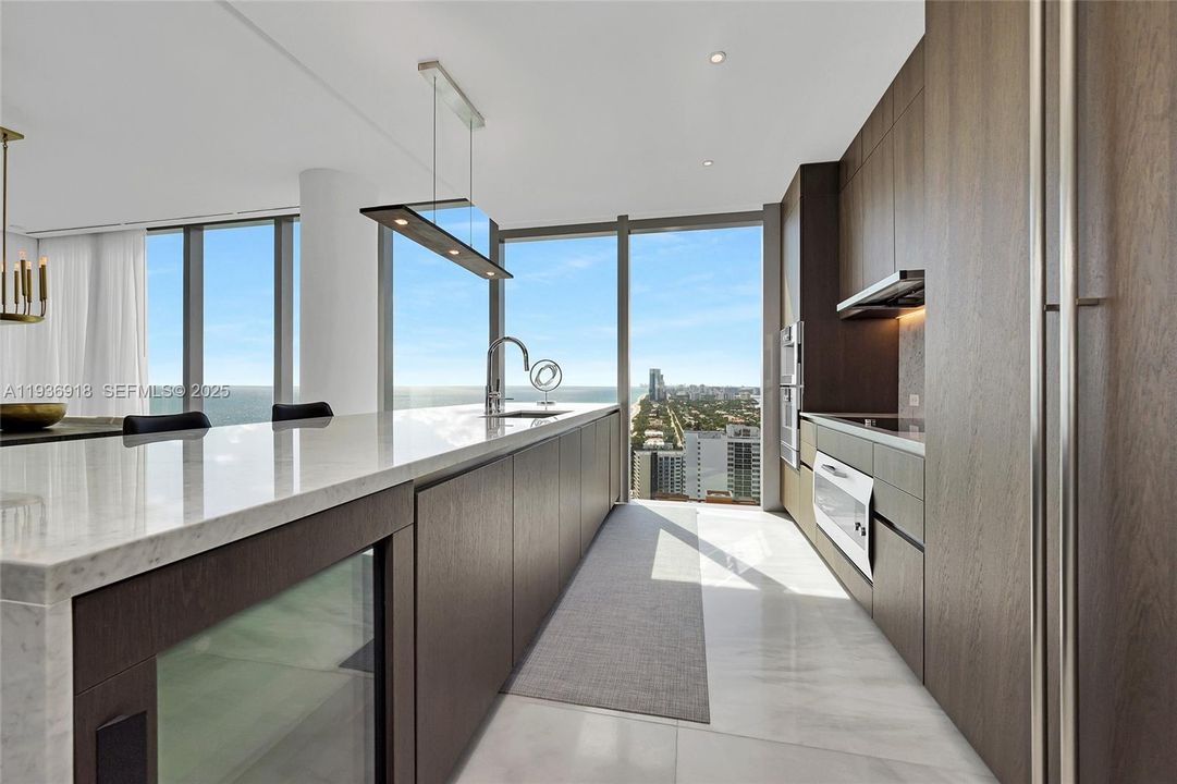 For Sale: $4,595,000 (3 beds, 3 baths, 2549 Square Feet)