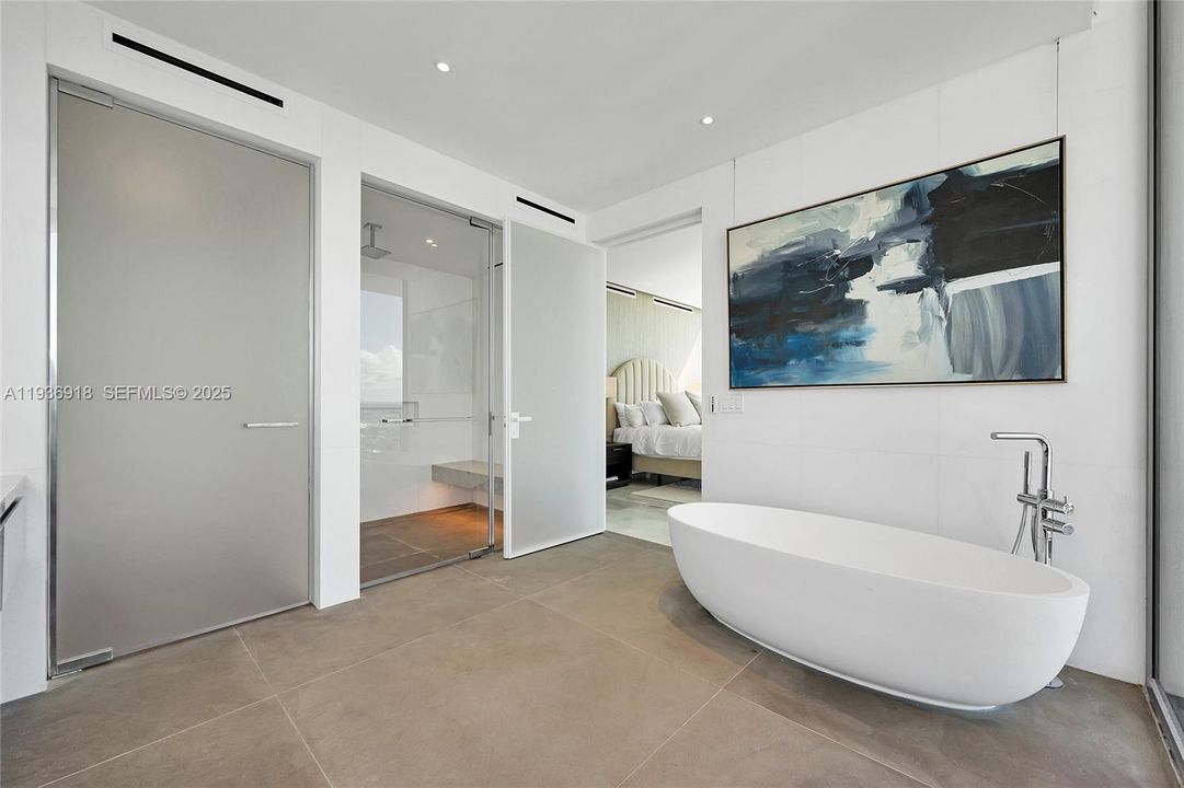 For Sale: $4,595,000 (3 beds, 3 baths, 2549 Square Feet)