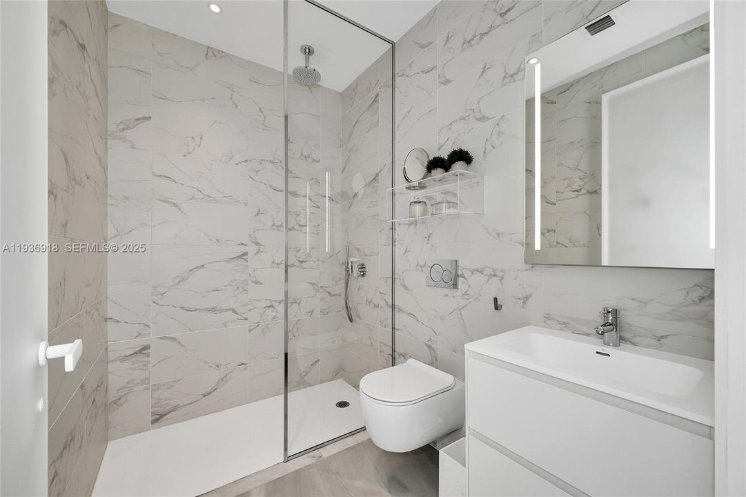 For Sale: $4,595,000 (3 beds, 3 baths, 2549 Square Feet)