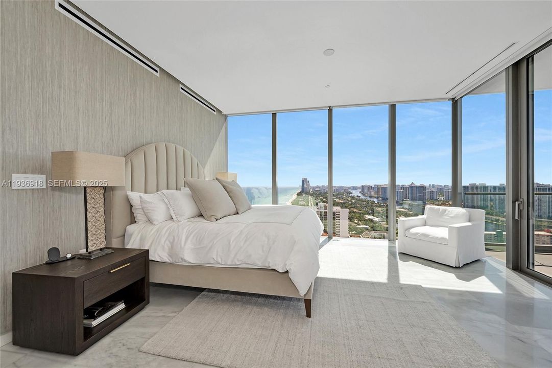 For Sale: $4,595,000 (3 beds, 3 baths, 2549 Square Feet)